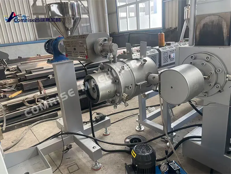 Đơn hàng lặp lại khẳng định niềm tin: Dây chuyền sản xuất đai nước PE tốc độ cao