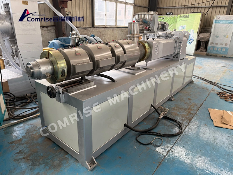 Máy bốn ống PVC đã thử nghiệm xong, máy chạy tốt Máy bốn ống PVC đã thử nghiệm xong, máy chạy tốt